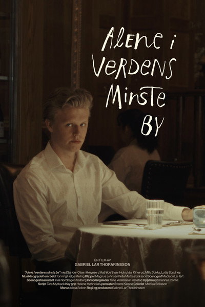 Póster de Alene i verdens minste by