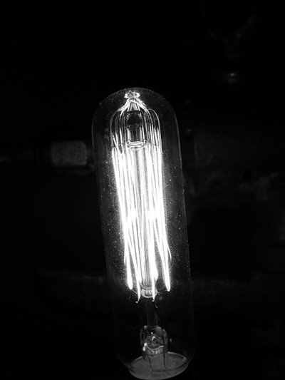 Póster de Dark Bulb