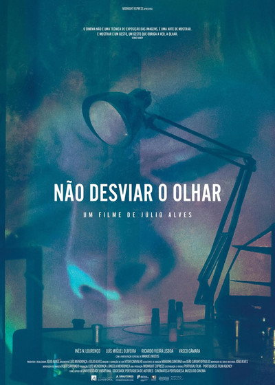 Póster de Don't Look Away