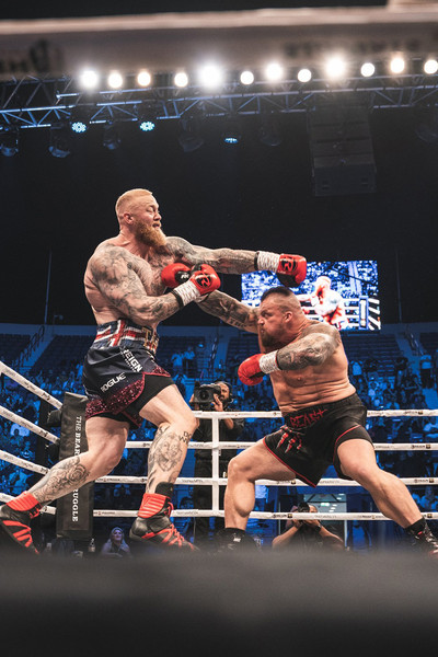 Póster de Eddie Hall: The Beast vs. The Mountain