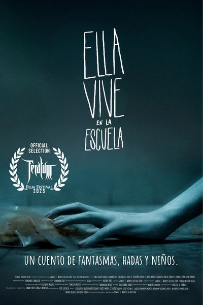 Póster de Ella Vive en la Escuela
