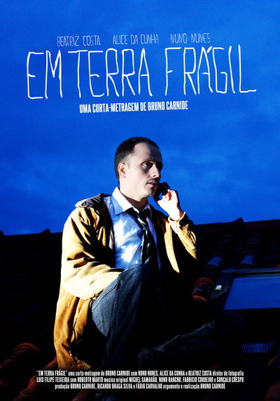 Póster de Em Terra Frágil