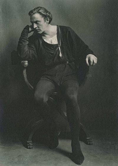Póster de Hamlet, Act I: Scenes IV and V