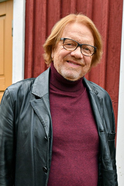 Póster de Heikki Silvennoinen - kitaristi ja koomikko