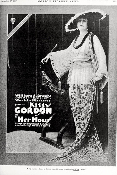 Póster de Her Hour