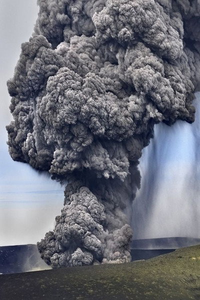Póster de Into Iceland's Volcano