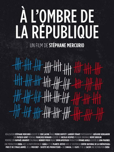 Póster de À l'ombre de la République