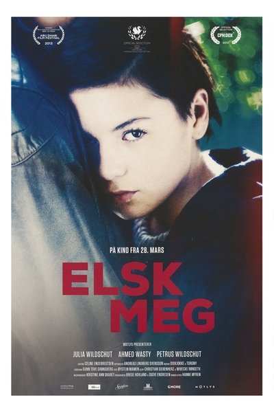 Póster de Love Me