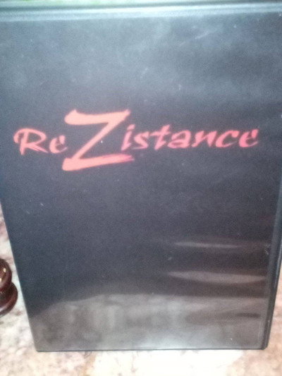 Póster de ReZistance