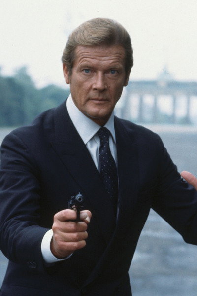 Póster de Roger Moore: My Word Is My Bond