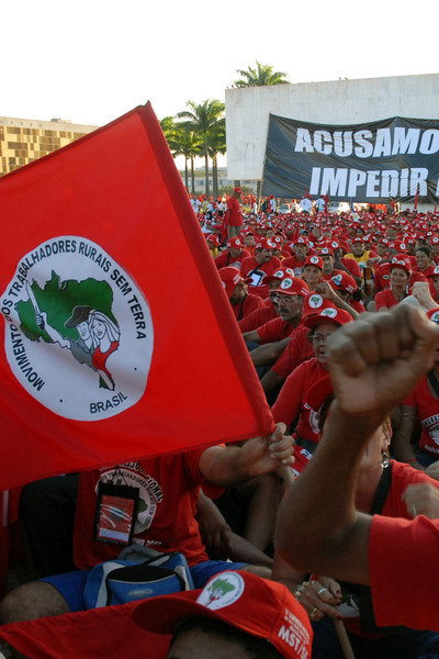 Póster de Soil, Struggle and Justice: Agroecology in the Brazilian Landless Movement
