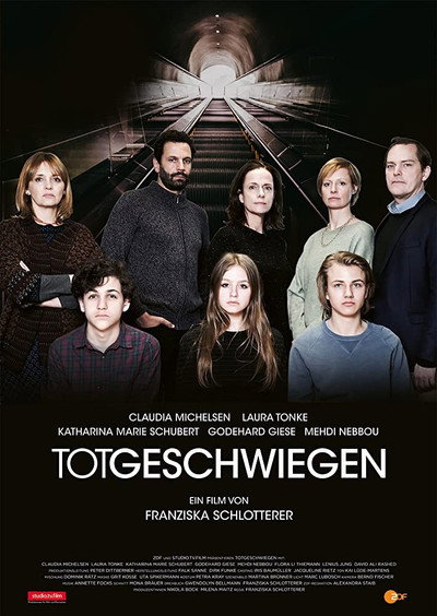 Póster de Swept Under the Carpet