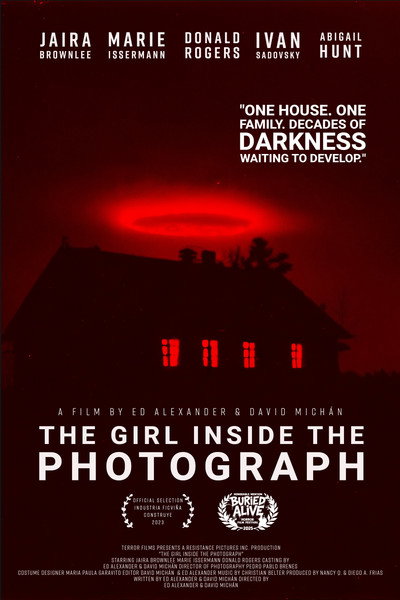 Póster de The Girl Inside the Photograph