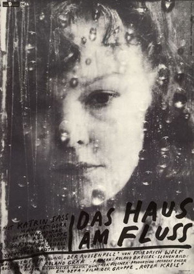 Póster de The House on the River