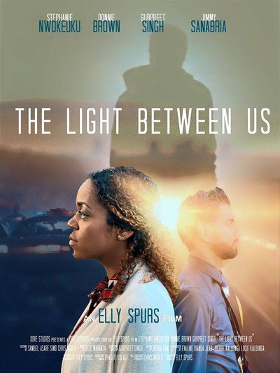 Póster de The Light Between Us