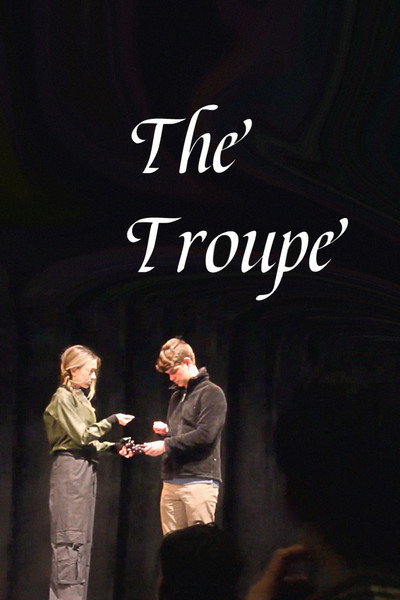 Póster de The Troupe