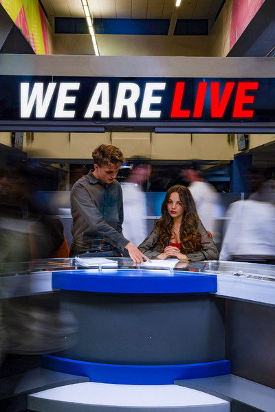 Póster de We Are Live
