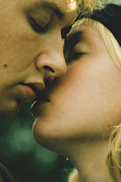 Póster de Whispering in a Friend's Mouth