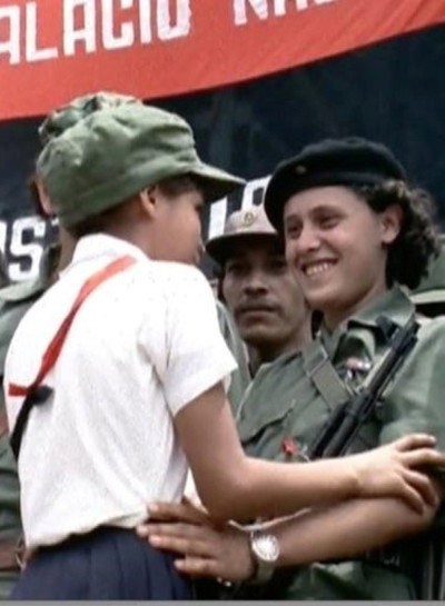 Póster de Women in Arms