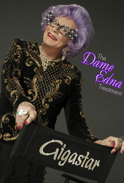 Póster de The Dame Edna Treatment
